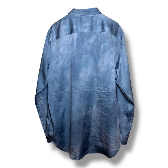 Lauren Ralph Lauren  Women’s Relaxed Fit Print Charmeuse Shirt in blue Size: XL - Picture 2 of 5